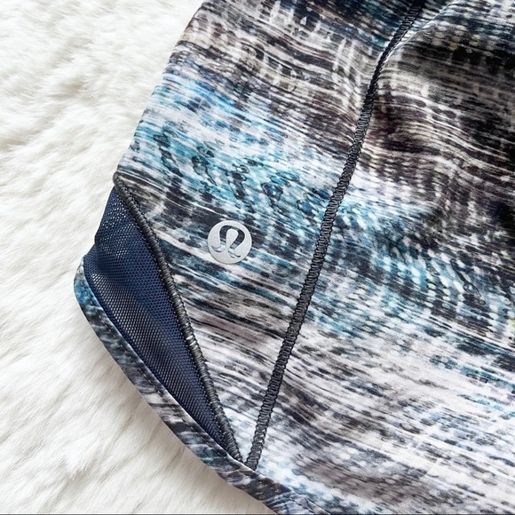 Lululemon | Hotty Hot Short Long 4" Digital Oasis Grey Multi Size 2 - Picture 8 of 9